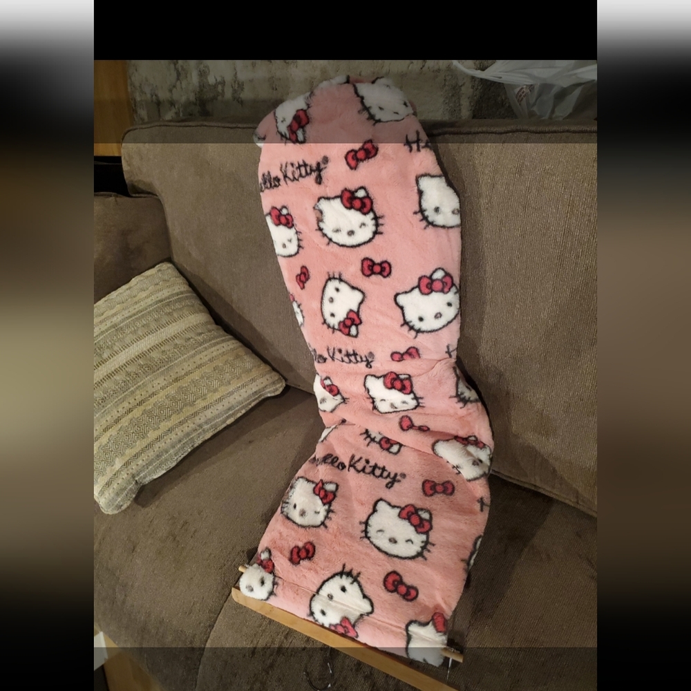 Tik Tok Hello Kitty Pink Blanket-NWT